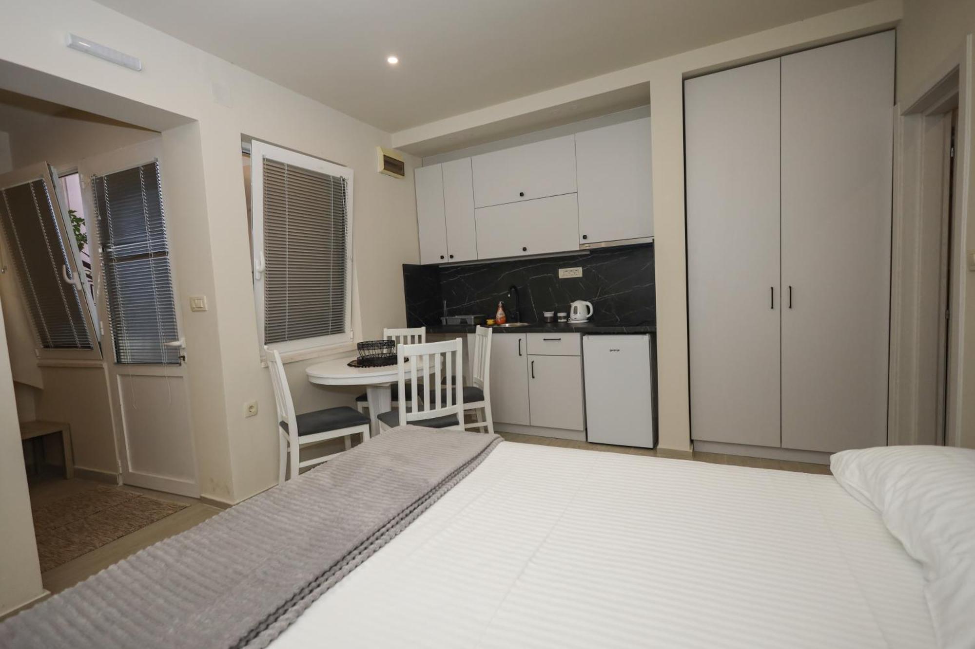 Apartments Milanovic Herceg Novi Zimmer foto