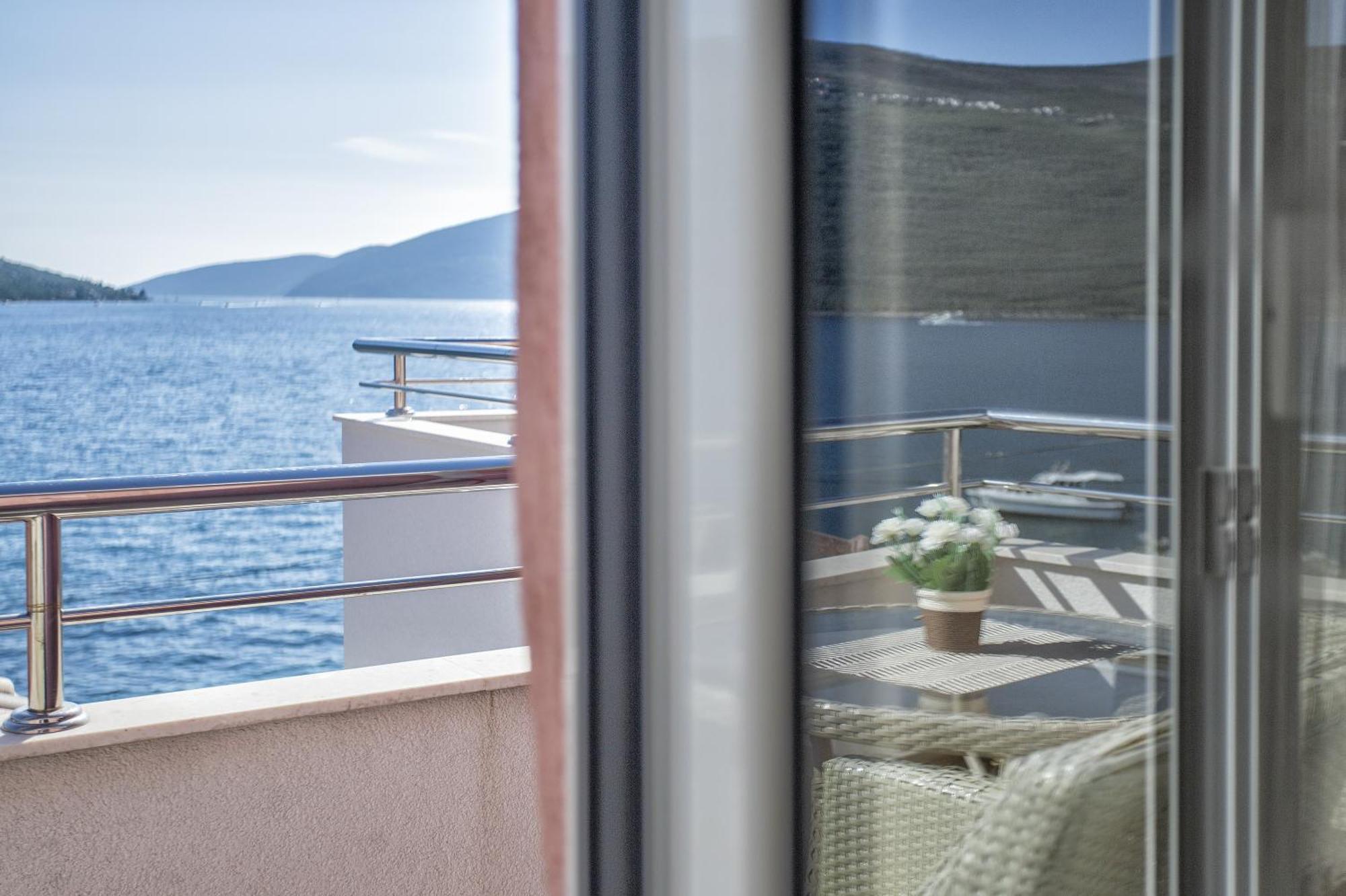 Apartments Milanovic Herceg Novi Zimmer foto
